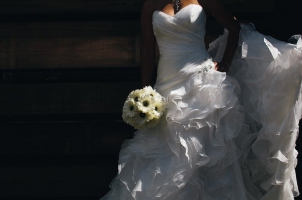 bride-with-wedding-bouquet (1)